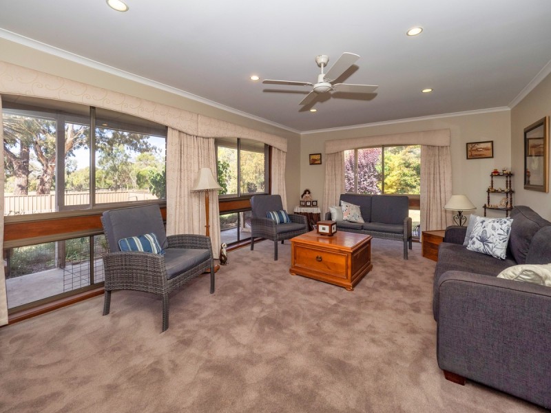 94 Westgate Road, Armstrong VIC 3377