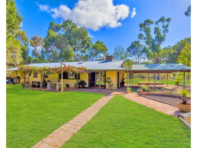 4 J Addinsalls Road, Hamilton VIC 3300