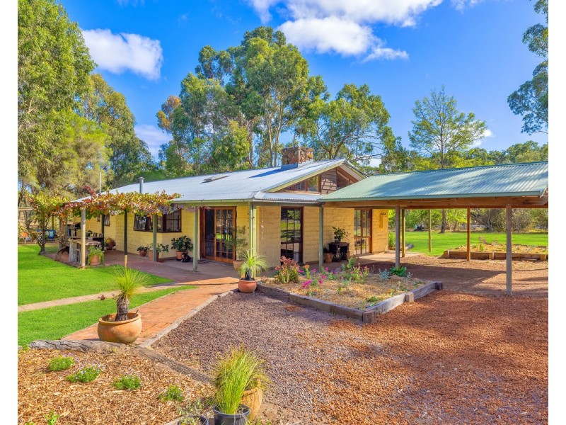 4 J Addinsalls Road, Hamilton VIC 3300
