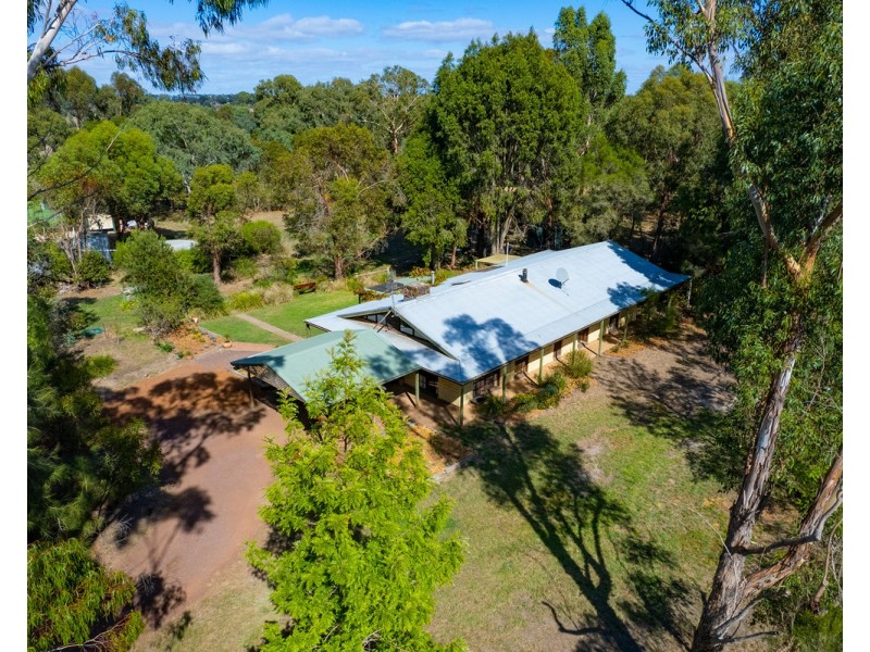 4 J Addinsalls Road, Hamilton VIC 3300