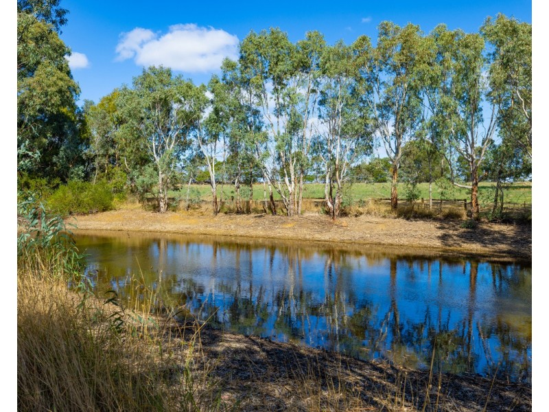 4 J Addinsalls Road, Hamilton VIC 3300