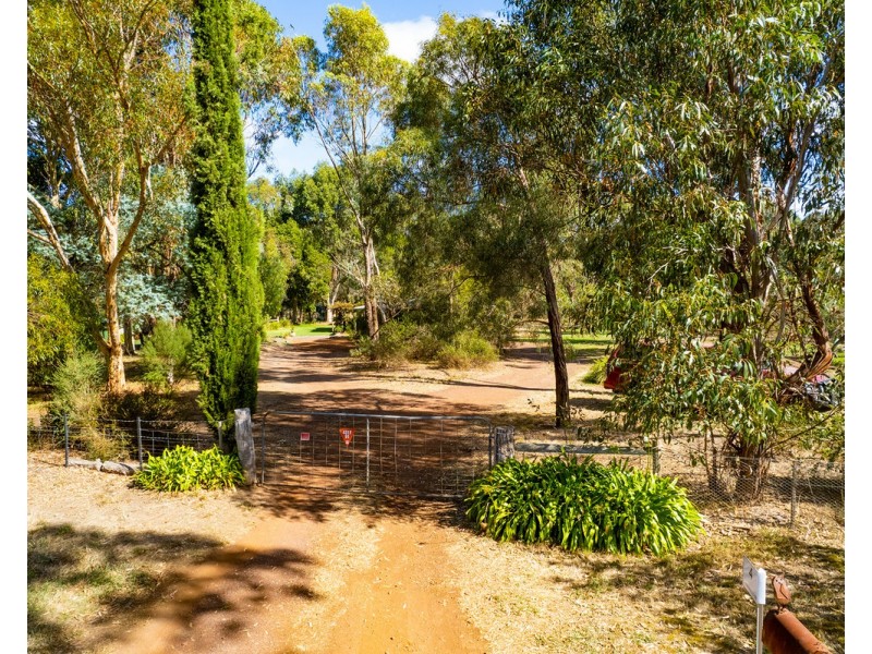 4 J Addinsalls Road, Hamilton VIC 3300