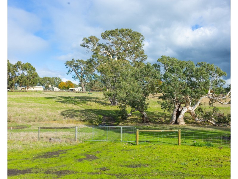 120 McKellars Road, Yulecart VIC 3301