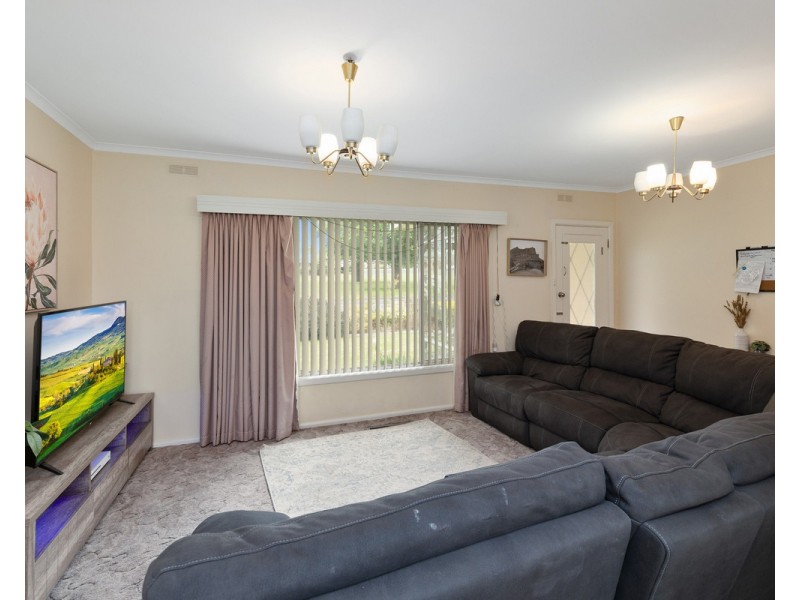16 Chaucer Street, Hamilton VIC 3300