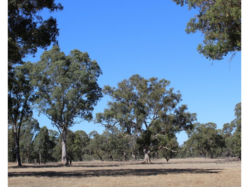 412 Victoria Point Road, Victoria Valley VIC 3294