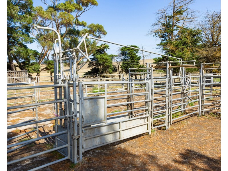 109 Eagles Road, Paschendale VIC 3315