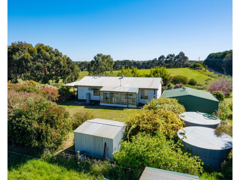 100 Kurtzes Road, Hamilton VIC 3300