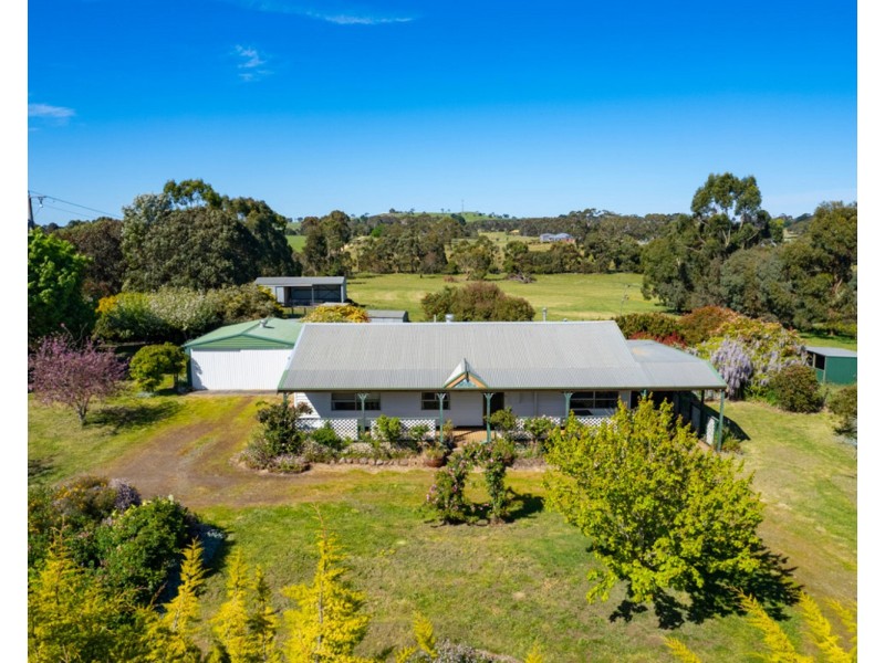 100 Kurtzes Road, Hamilton VIC 3300