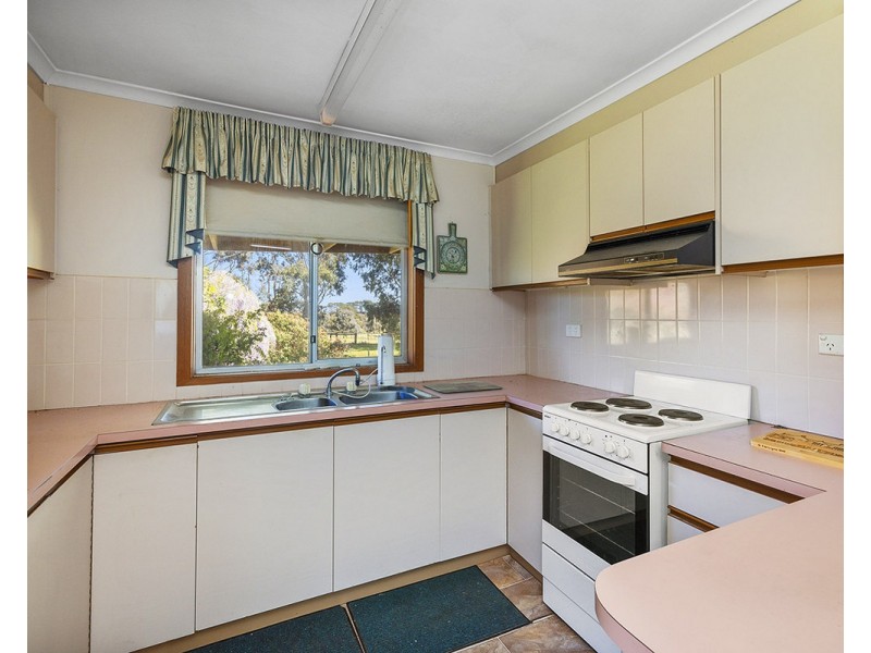 100 Kurtzes Road, Hamilton VIC 3300