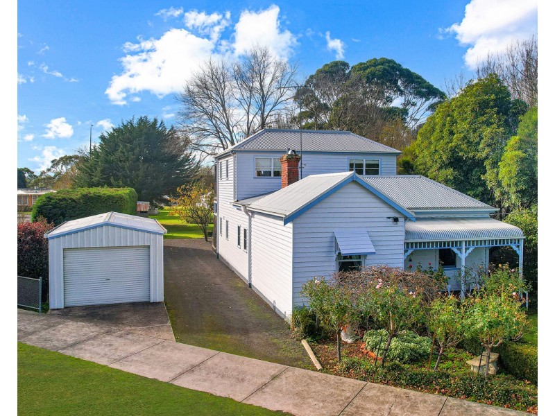 10 Ardonachie Street, Macarthur VIC 3286