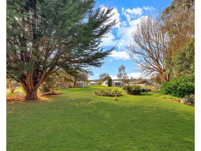 10 Ardonachie Street, Macarthur VIC 3286