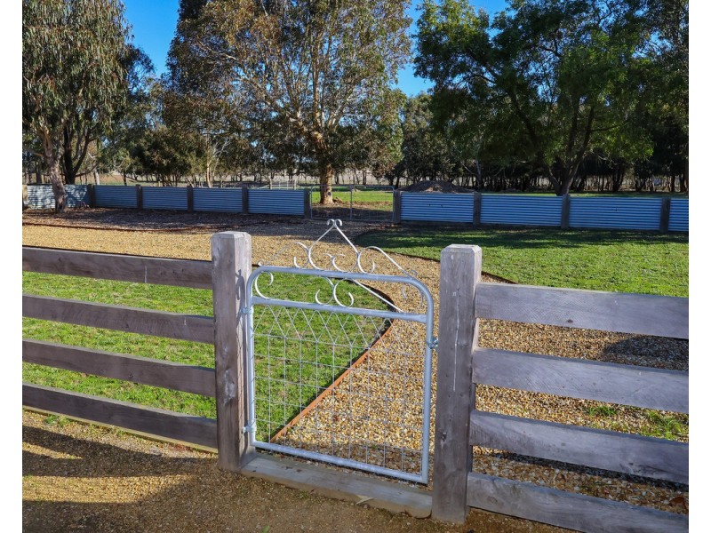 993 McIntyres Crossing Road, Dunkeld VIC 3294