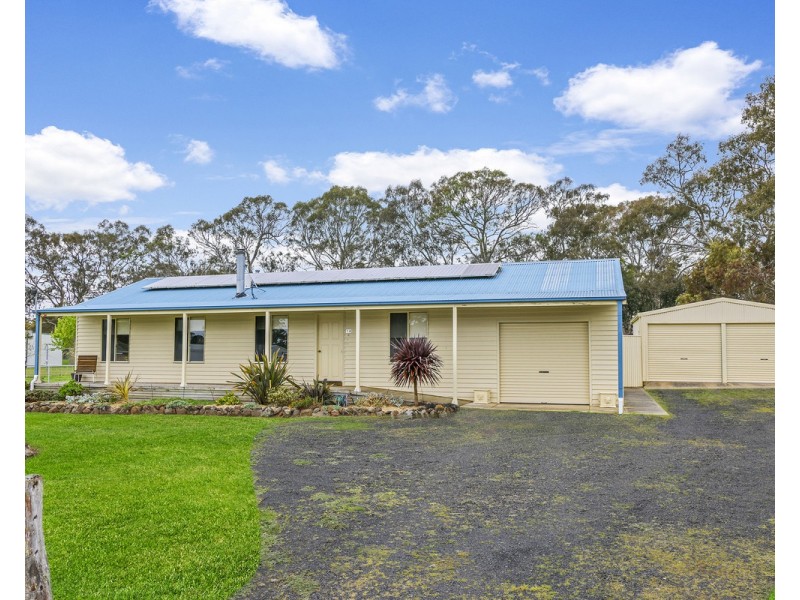 14 Barker Street, Cavendish VIC 3314