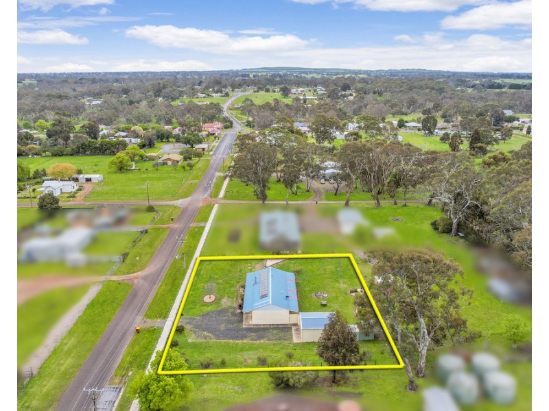 14 Barker Street, Cavendish VIC 3314