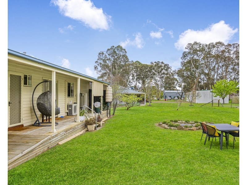 14 Barker Street, Cavendish VIC 3314