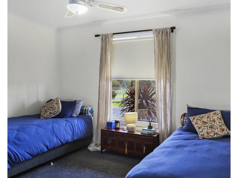 14 Barker Street, Cavendish VIC 3314