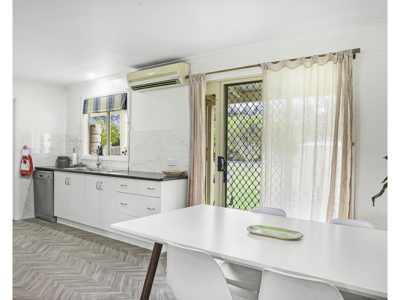 14 Barker Street, Cavendish VIC 3314