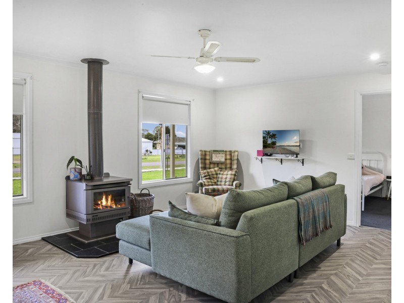 14 Barker Street, Cavendish VIC 3314