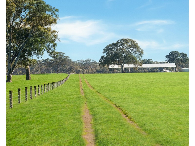 813 Yarramyljup Road, Rocklands VIC 3401