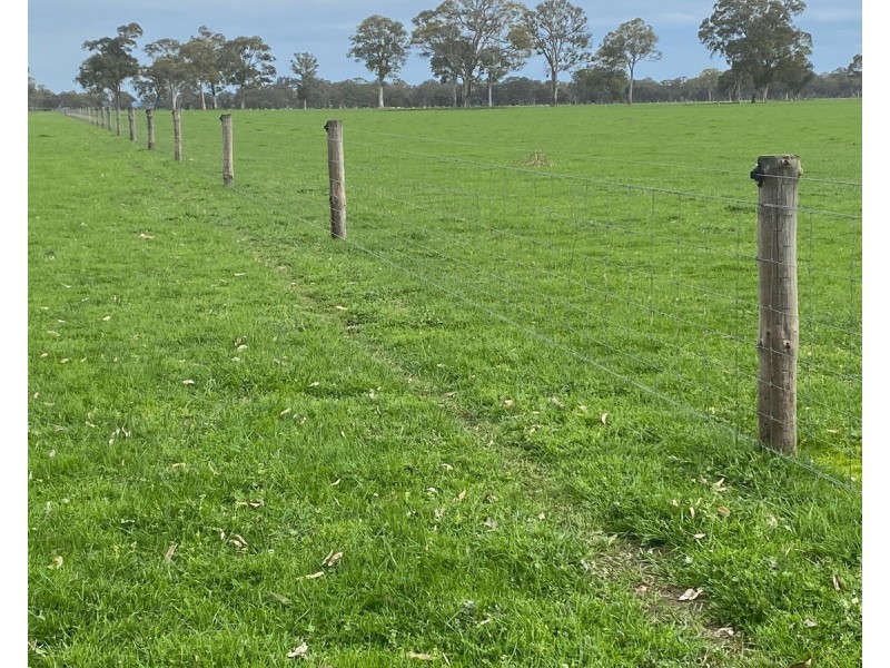 813 Yarramyljup Road, Rocklands VIC 3401