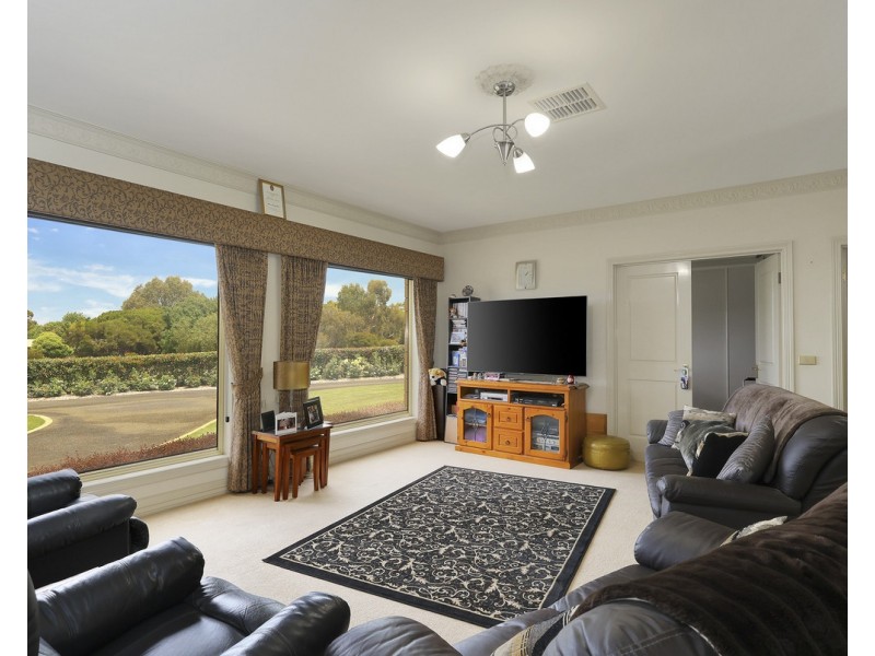 65 Leura Lane, Hamilton VIC 3300