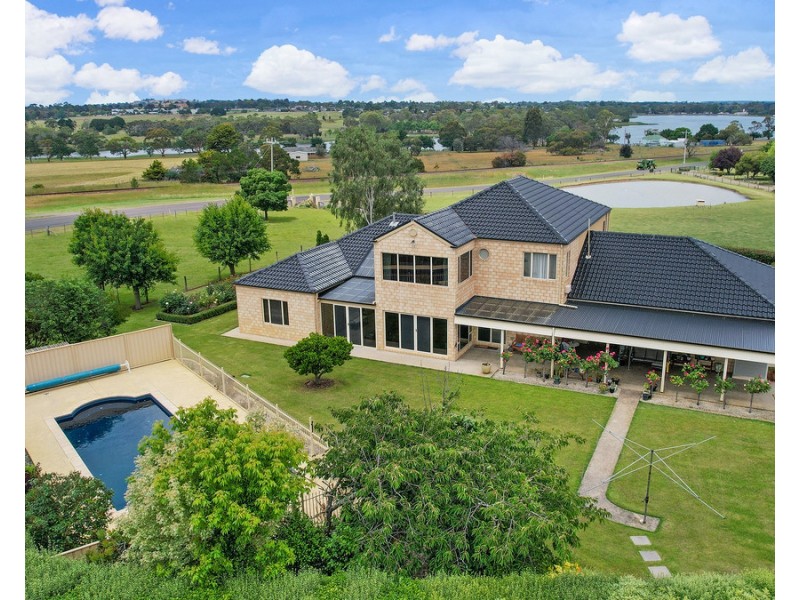 65 Leura Lane, Hamilton VIC 3300