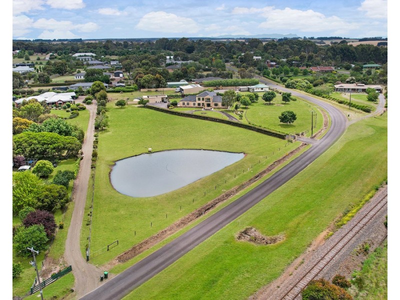 65 Leura Lane, Hamilton VIC 3300