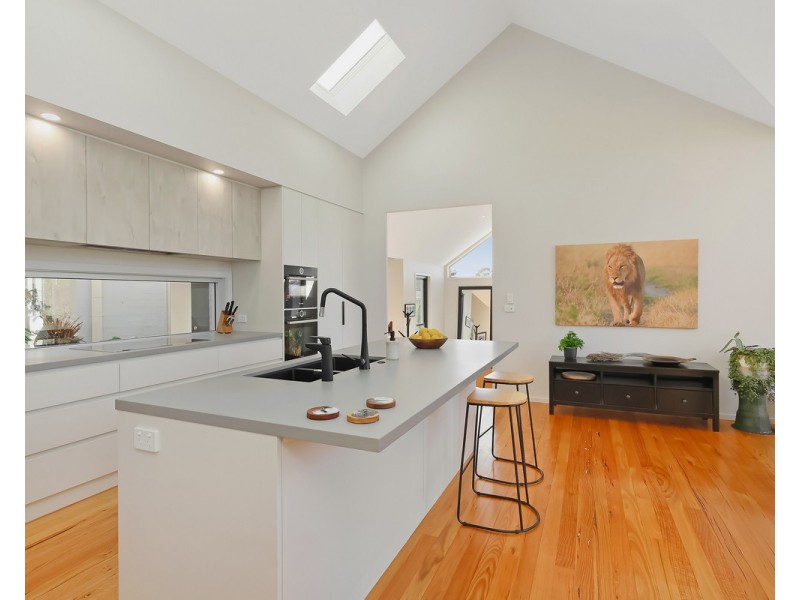 3 Grosvenor Place, Hamilton VIC 3300