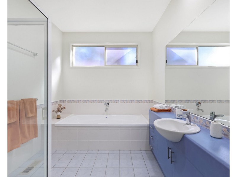 3 Grosvenor Place, Hamilton VIC 3300