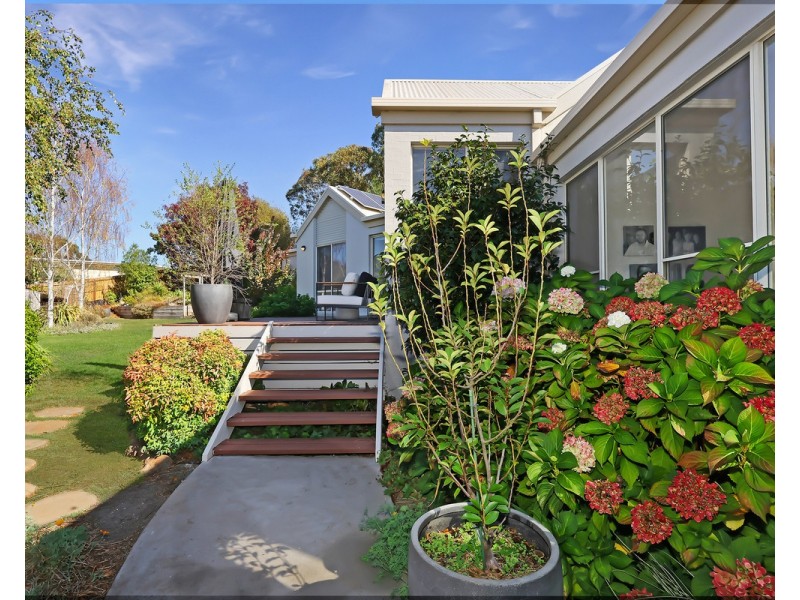 3 Grosvenor Place, Hamilton VIC 3300