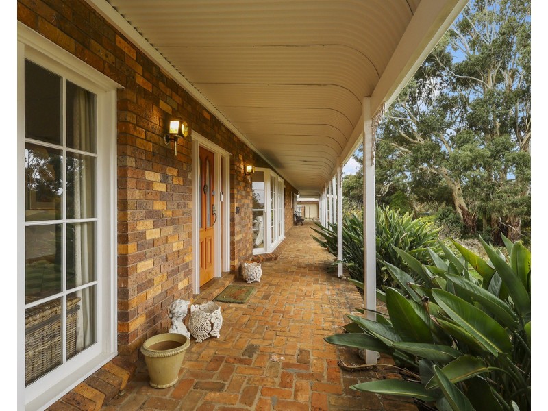 7 Grosvenor Place, Hamilton VIC 3300