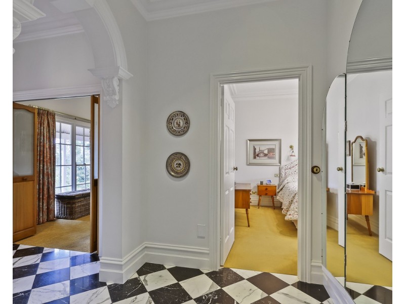 7 Grosvenor Place, Hamilton VIC 3300