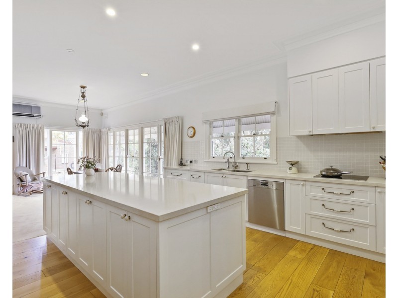 7 Grosvenor Place, Hamilton VIC 3300