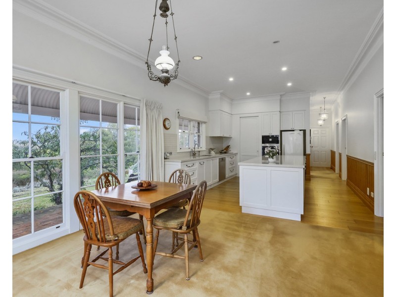 7 Grosvenor Place, Hamilton VIC 3300