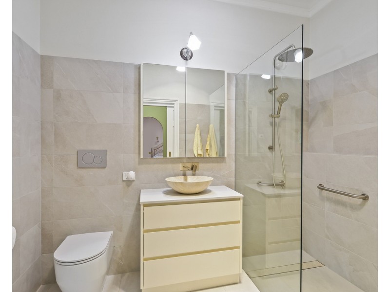 7 Grosvenor Place, Hamilton VIC 3300