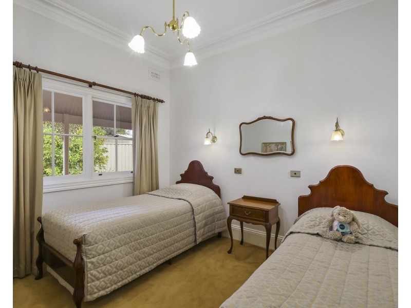 7 Grosvenor Place, Hamilton VIC 3300