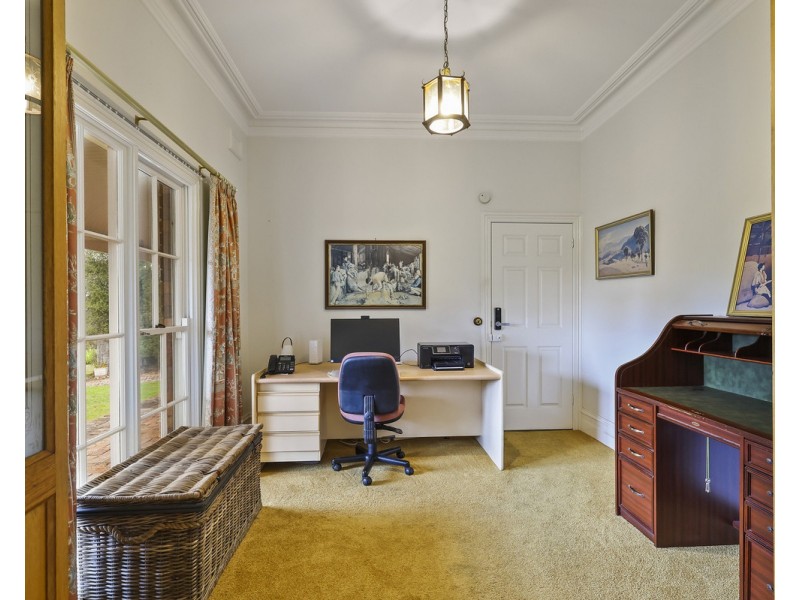 7 Grosvenor Place, Hamilton VIC 3300