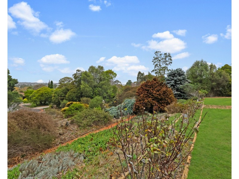 7 Grosvenor Place, Hamilton VIC 3300