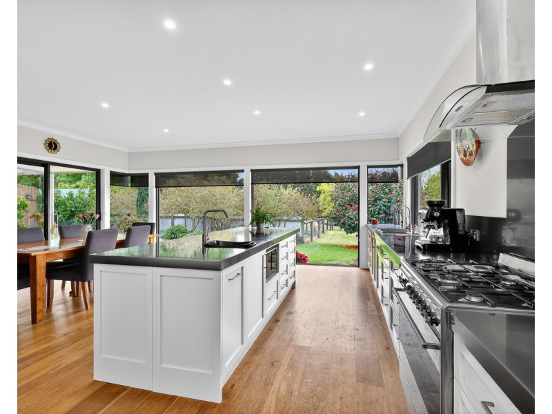 555 Mill Road, Strathkellar VIC 3301