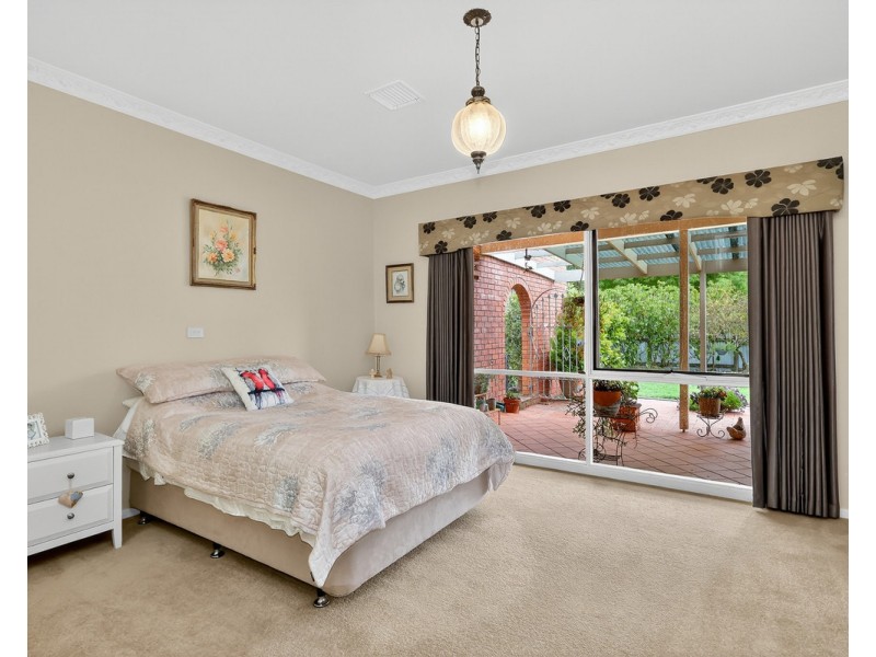 555 Mill Road, Strathkellar VIC 3301
