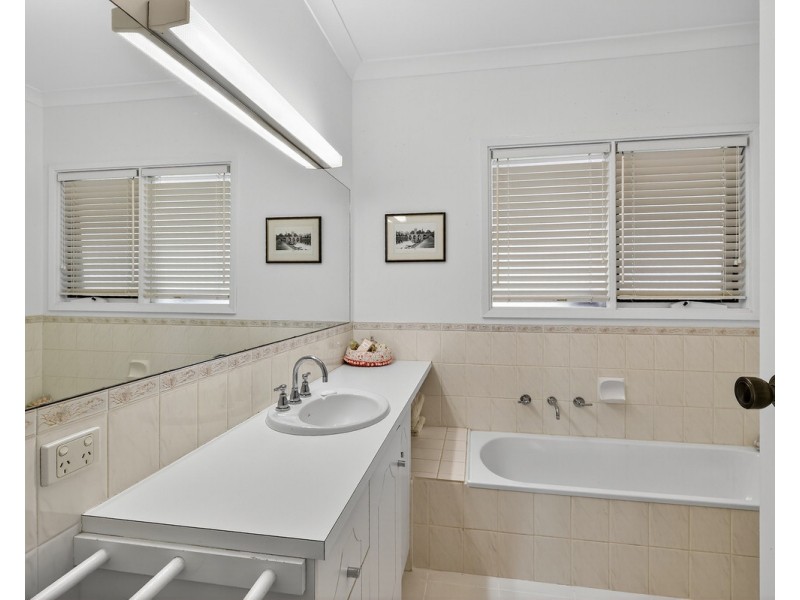 555 Mill Road, Strathkellar VIC 3301