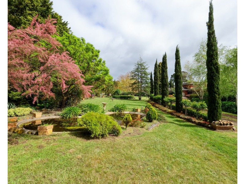 555 Mill Road, Strathkellar VIC 3301