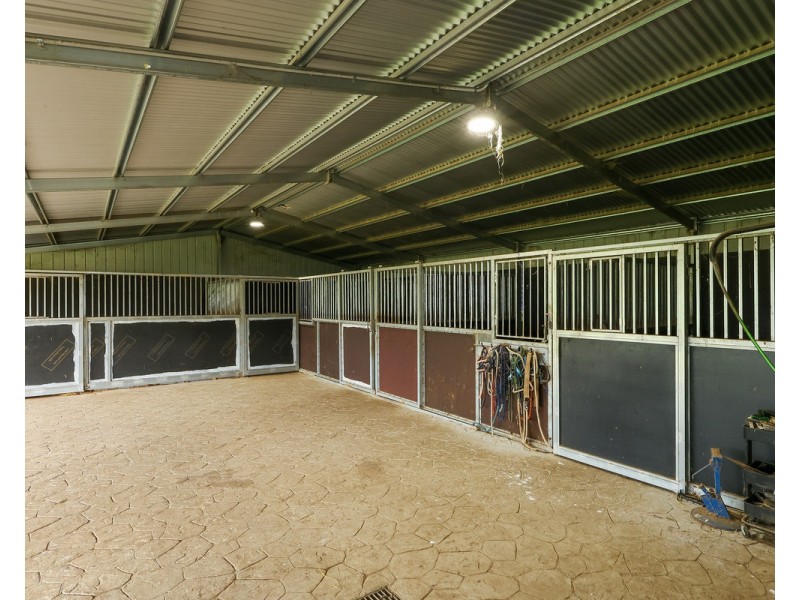 555 Mill Road, Strathkellar VIC 3301