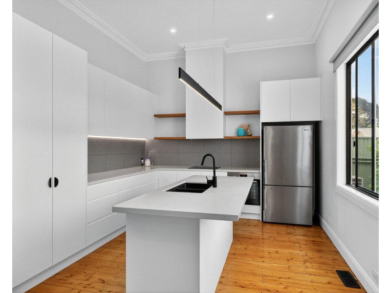 16 Goldsmith Street, Hamilton VIC 3300