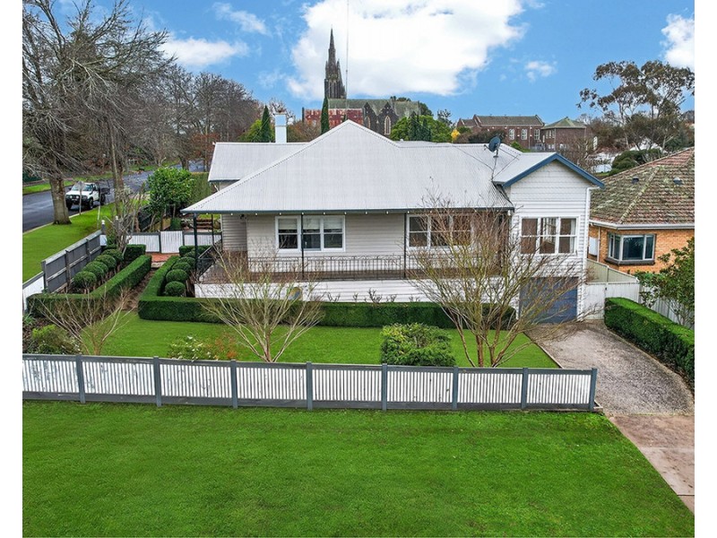 6 Gray Street, Hamilton VIC 3300