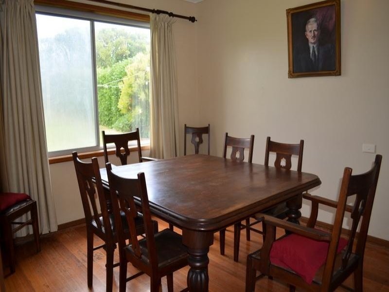 19 Robertson Street, Peterborough VIC 3270