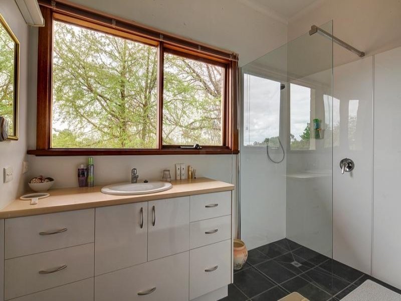 20 Hyland Street, Mortlake VIC 3272