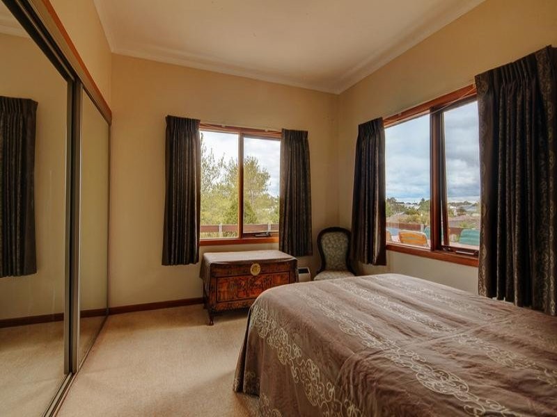 20 Hyland Street, Mortlake VIC 3272