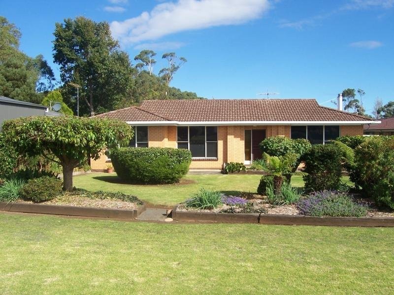 13 Bond Street, Timboon VIC 3268