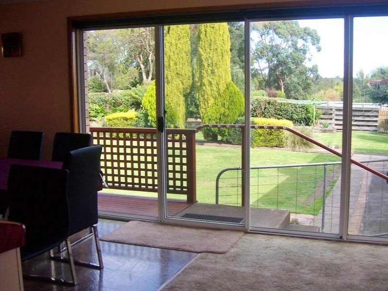 13 Bond Street, Timboon VIC 3268